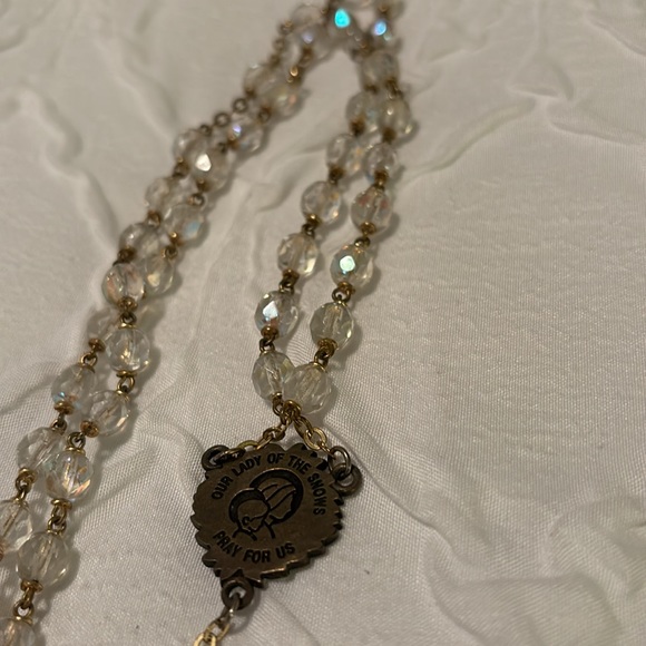 INRI Our Lady of the Snows Clear Multi-Faceted Rosary Beads - Picture 5 of 6